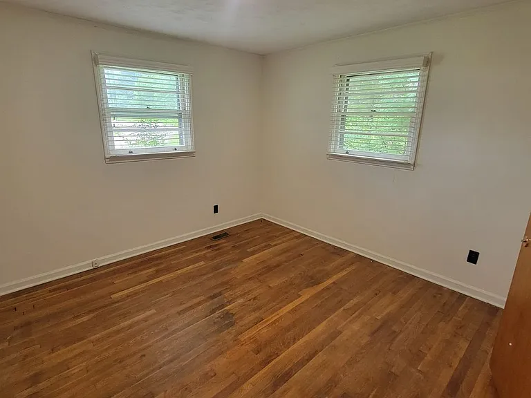 1508 Holladay Rd — Photo 11