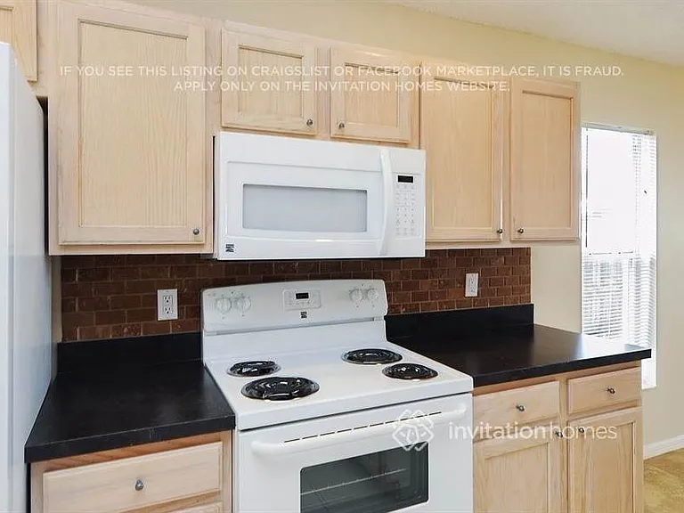658 Cornwallis Dr — Photo 6