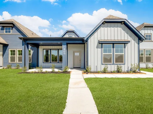 409 Legacy Point Dr #B, Sealy, TX 77474