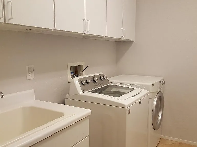 8541 Sherwood Park Dr — Photo 11