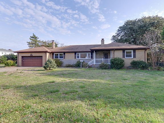 3rd image of 4212 Lookout Rd
