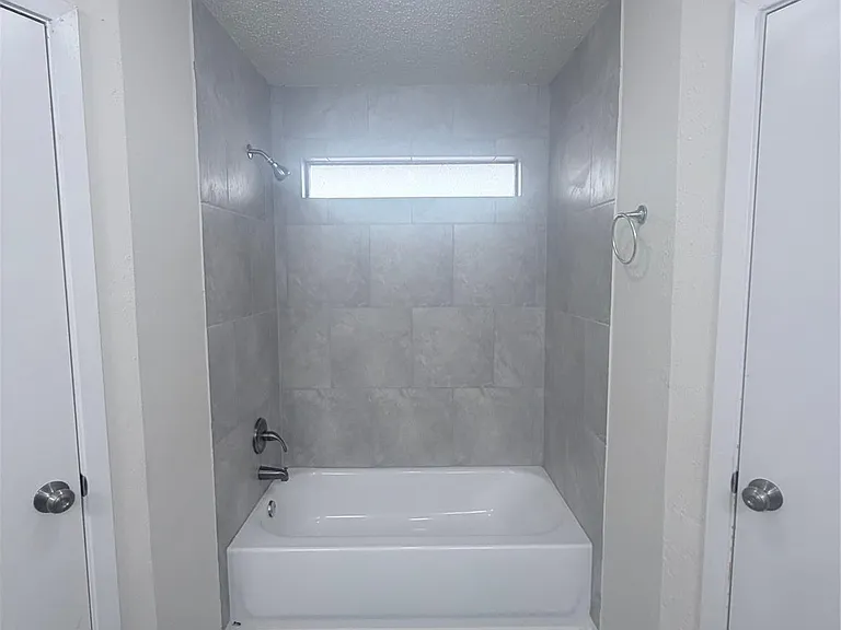 8119 Knightwood Forest Dr — Photo 18