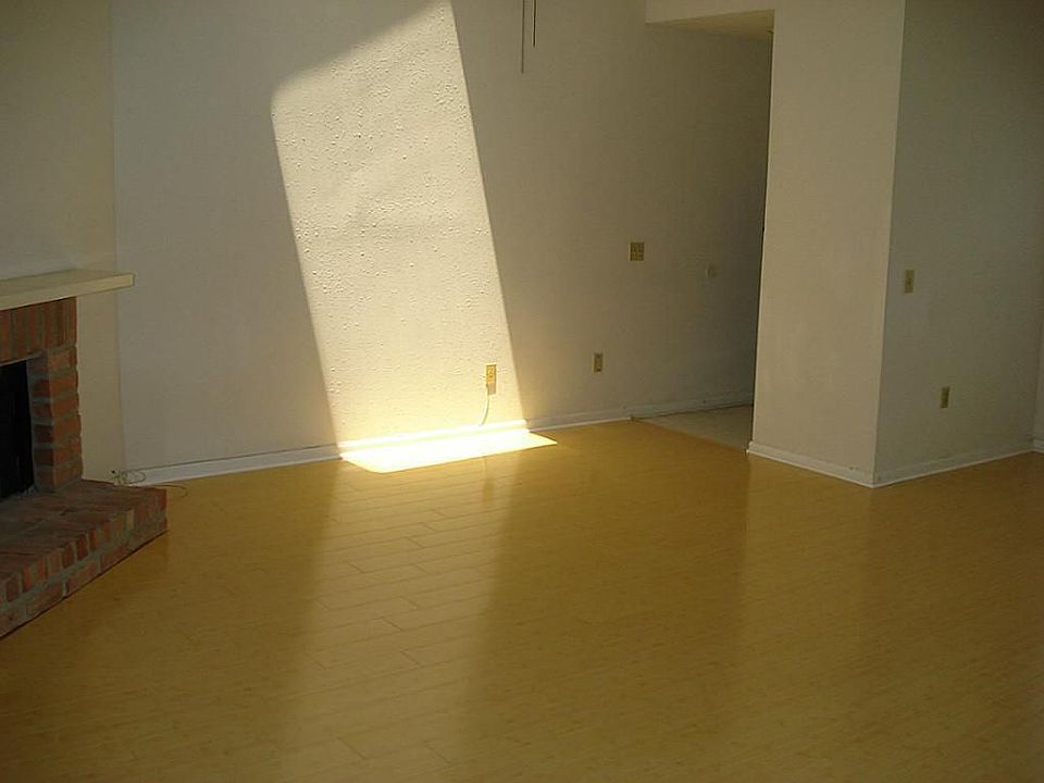 2nd image of 9809 Richmond Ave Unit J13