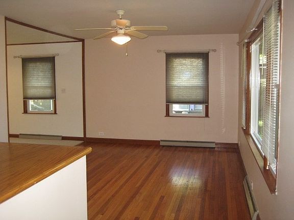 3rd image of 510 S Joliet St