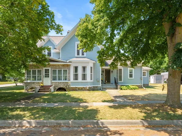 120 Hicks Ave, Plainwell, MI 49080