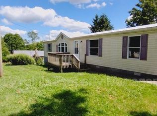 116 Walker St, Ghent, WV 25843