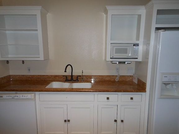 3rd image of 2716 Bluebird Ave