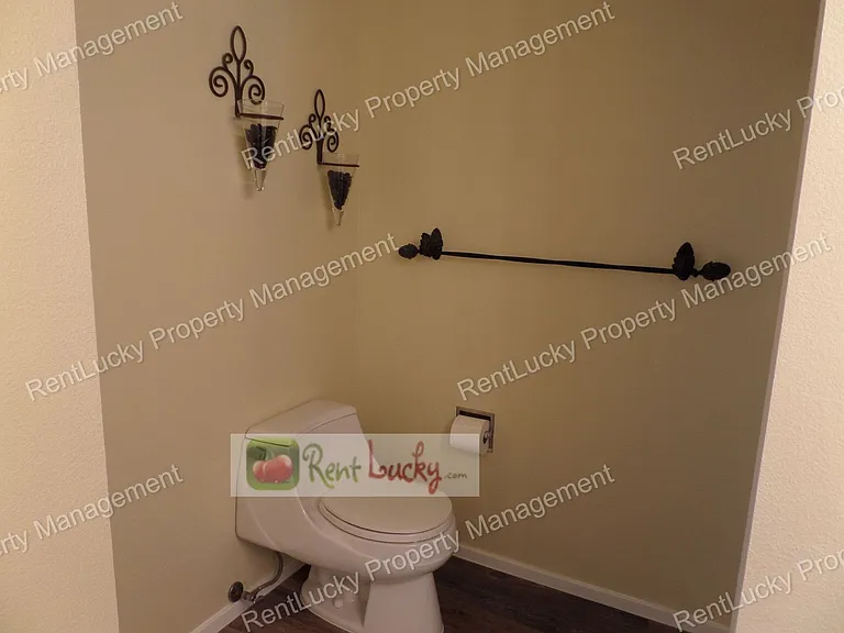 424 102nd Ave SE #202 — Photo 19