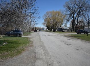 719 8th St NW, Choteau, MT 59422