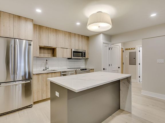 1BedConv - Kitchen