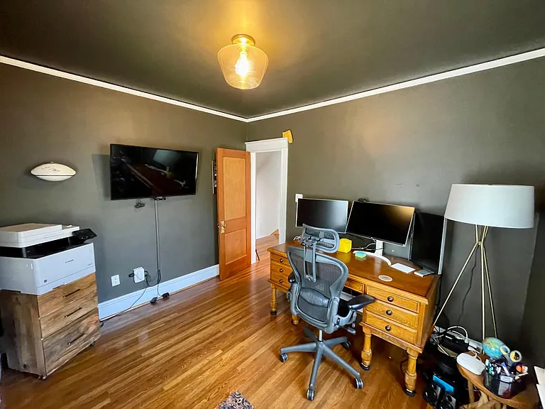 4233 Kenwood Ave — Photo 19
