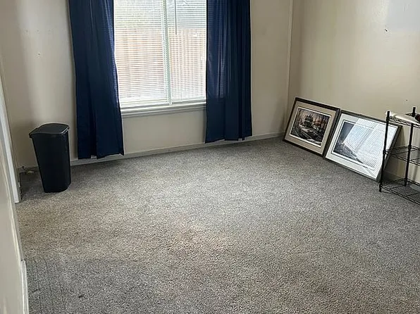 505 Estrada Dr #505, Belleville, MI 48111