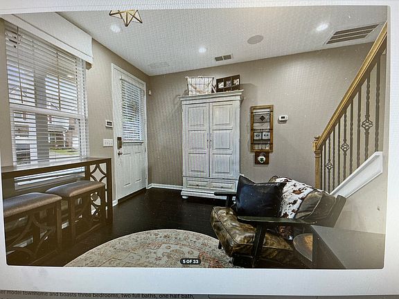 2nd image of 1039 Livingstone Ln