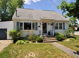 37 Higgins St, Manchester, NH 03102