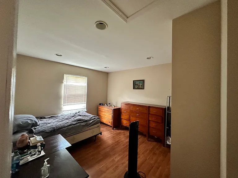 231 Half Moon Cir — Photo 4