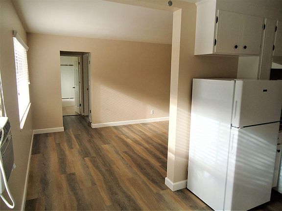 5th image of 87 Glen Eyrie Ave APT 37