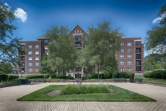 1st image of 410 W Mahogany Ct Unit 206