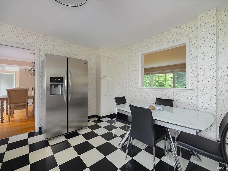 46 Barnard Ave — Photo 9