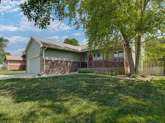 3rd image of 1318 W Gambels Ct