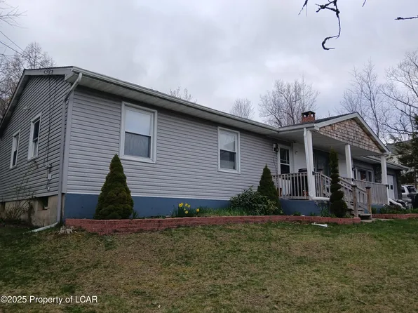 126 Clouds Blvd, Hazleton, PA 18201
