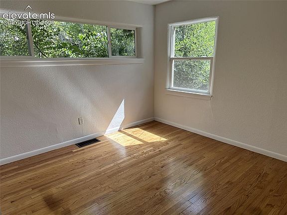 3rd image of 726 Prospect Lake Dr