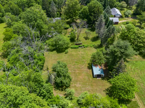 477 N State Rd, Cheshire, MA 01225