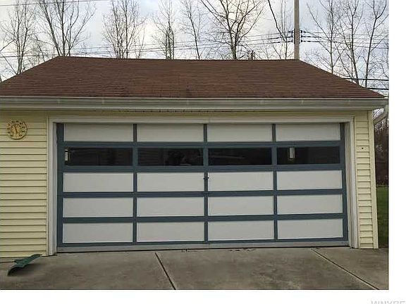 2nd image of 8 Halsey Ct
