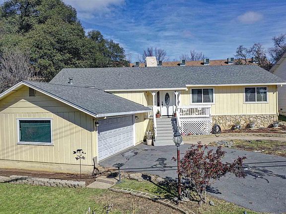 2nd image of 19460 Hillsdale Dr