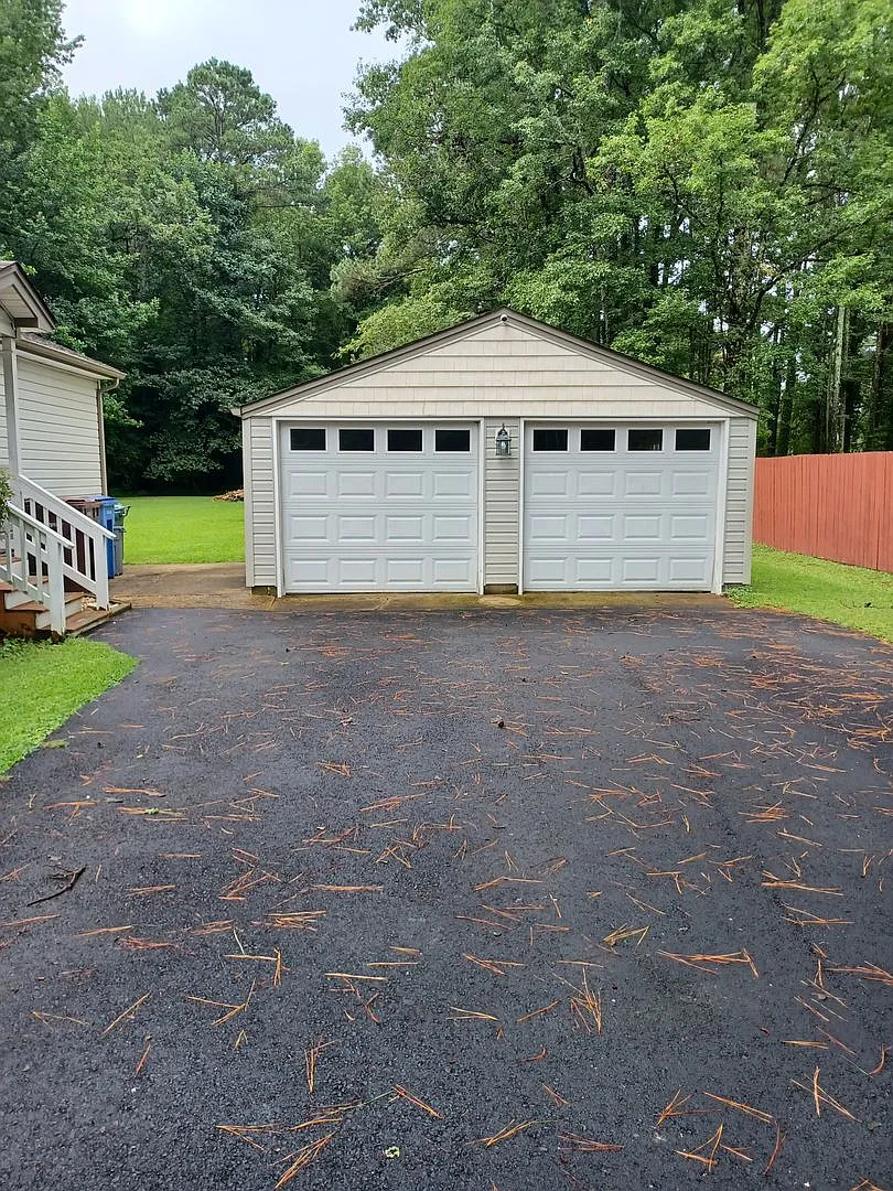 Beautiful home on large lot in Western Branch — Photo 3