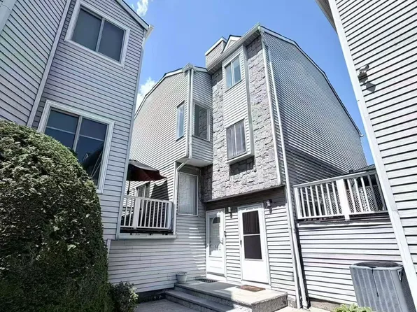 46 Regal Walk Unit 20, Staten Island, NY 10303