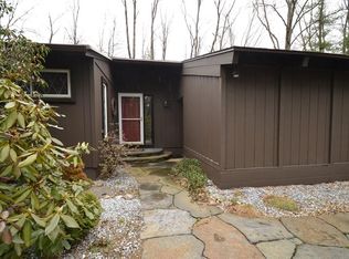 34 Hickory Ln, Amherst, MA 01002