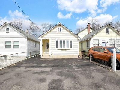 9 Lockwood Rd, Bay Shore, NY, 11706