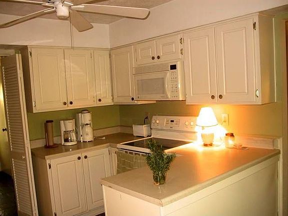 3rd image of 15 Northlake Dr