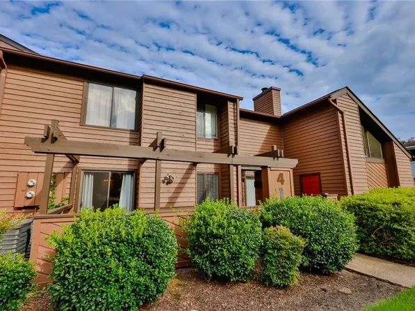 413 Nottinghill Park, Virginia Beach, VA 23452