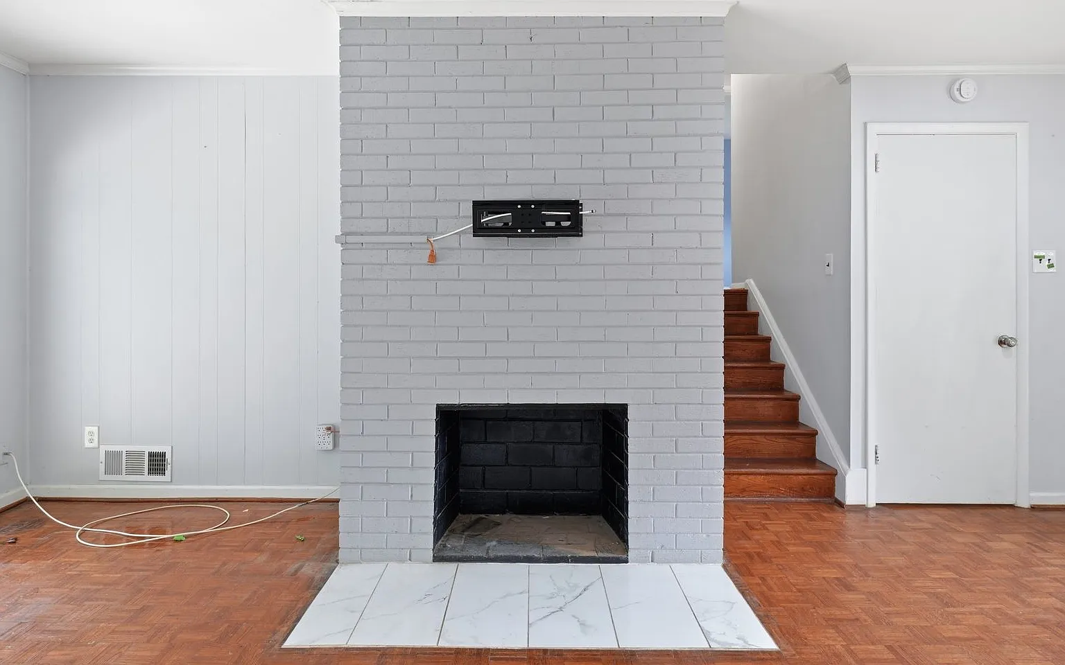 This beautifully maintained 4-bedroom, 2-bath single-family home offers generous living space, an... — Photo 3