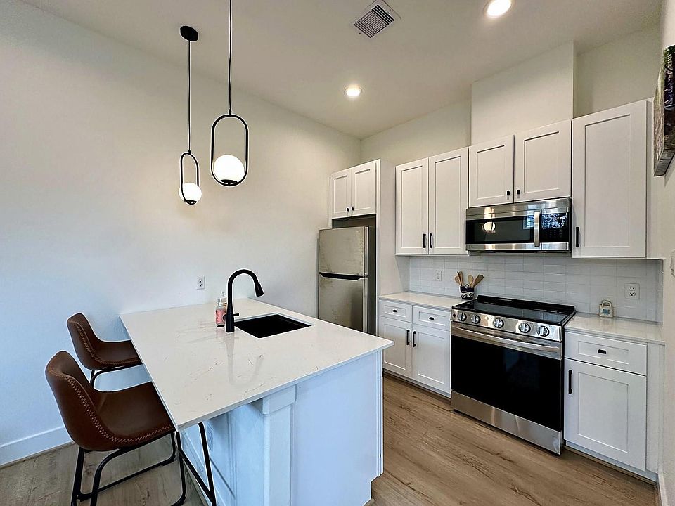 1st image of 203 Danna Ln #D