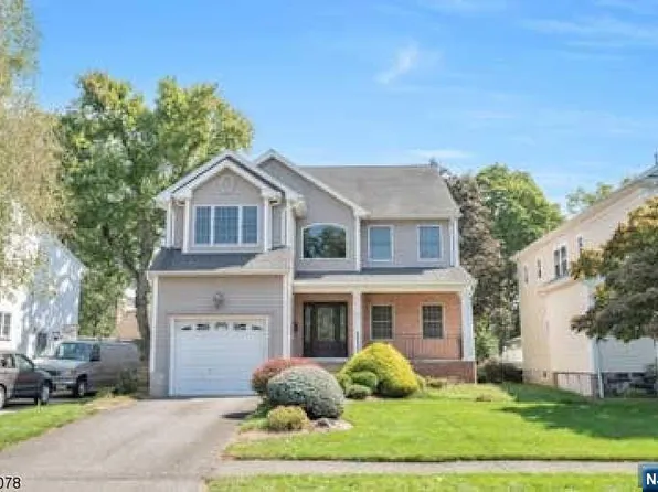 27 Virginia Ave, Livingston, NJ 07039