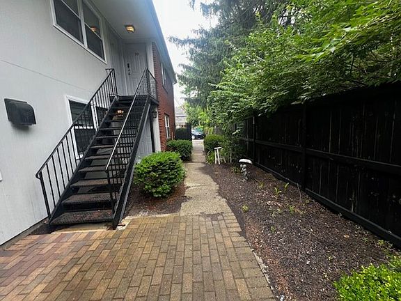 4th image of 247 S 18th St #1D