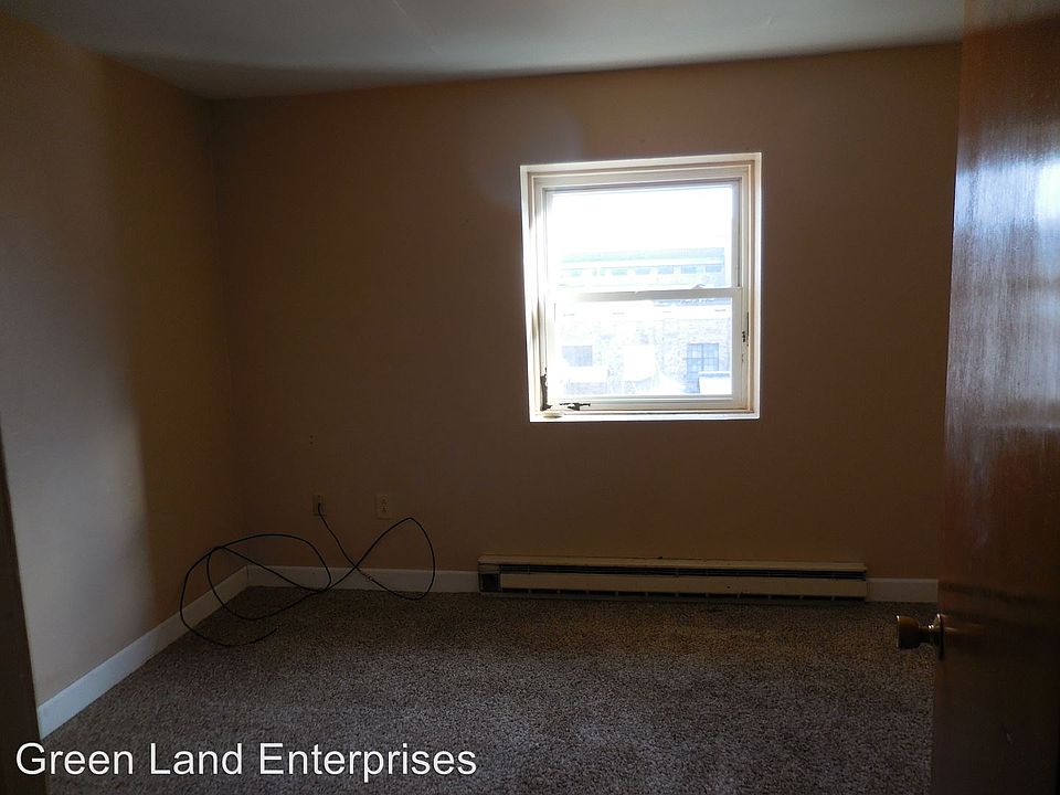 2nd image of 330 Mulberry St APT 3C