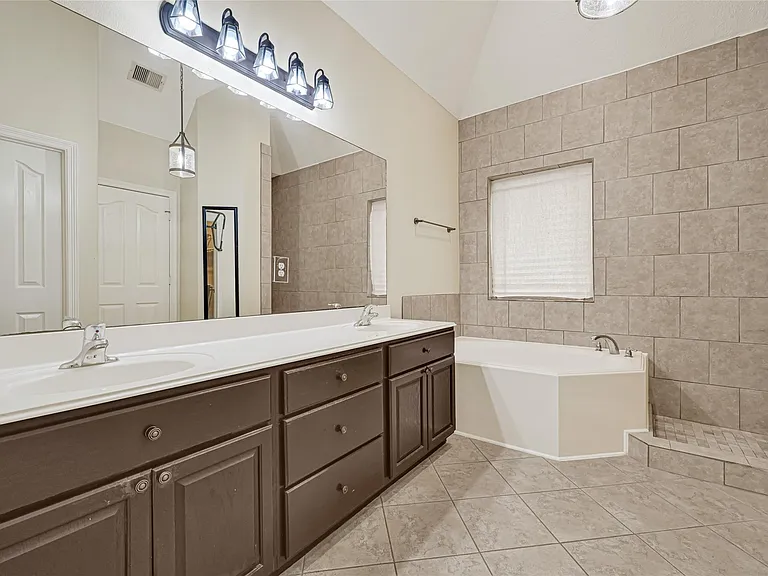 14007 Tobago Ct — Photo 16