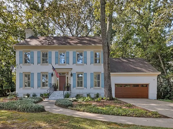 718 Carriage Lake Dr, Lexington, SC 29072
