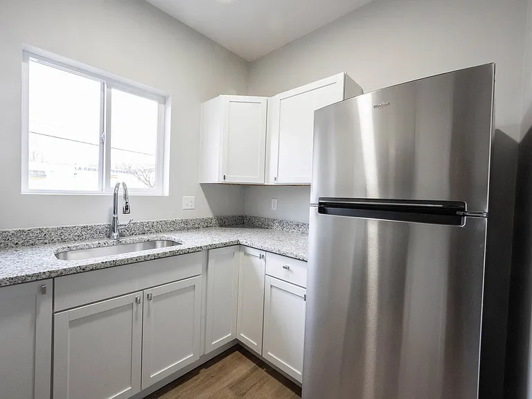 2810 E. Michigan St — Photo 7