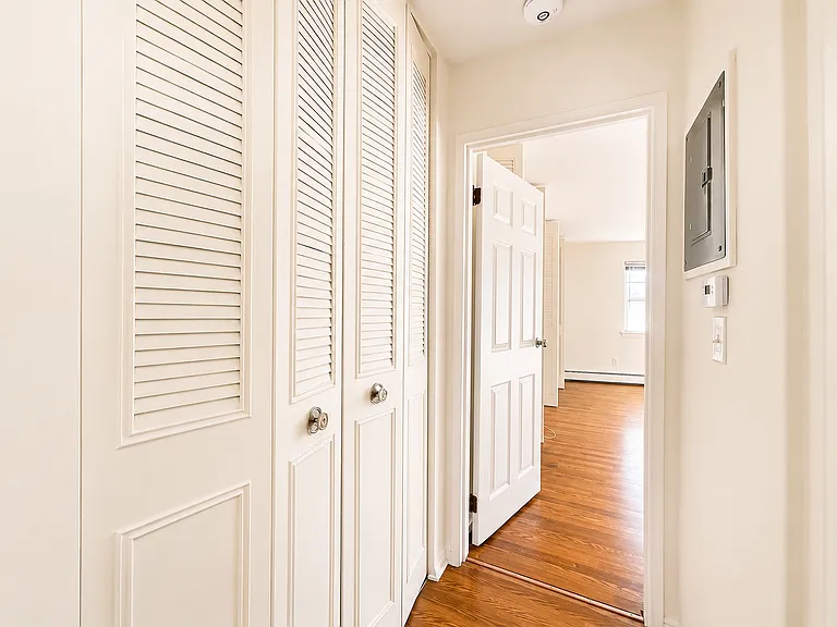 255 Schuyler Ave #7 — Photo 7