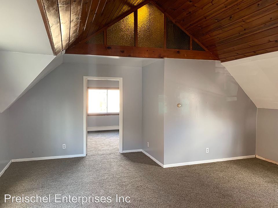 1st image of 33 Zittel St #33