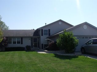 5915 Cobblestone Trl, McHenry, IL 60050