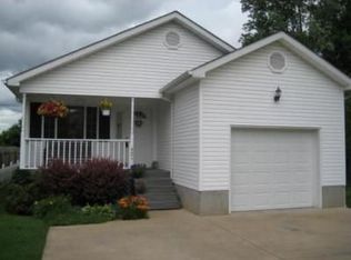 421 26th St, Dunbar, WV 25064