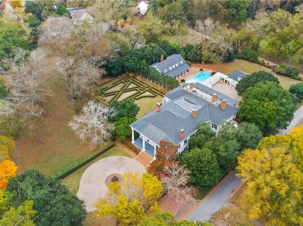 617 Dixie Ave, Madison, GA 30650