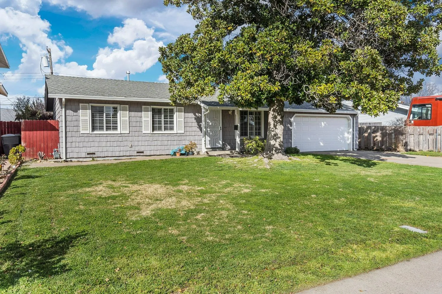 5231 Sky Pkwy photo 1