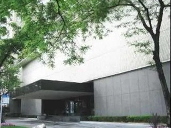 1212 N Lake Shore Dr #12C, Chicago, IL 60610