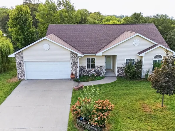 19582 Ridgeway Rd, Plattsmouth, NE 68048
